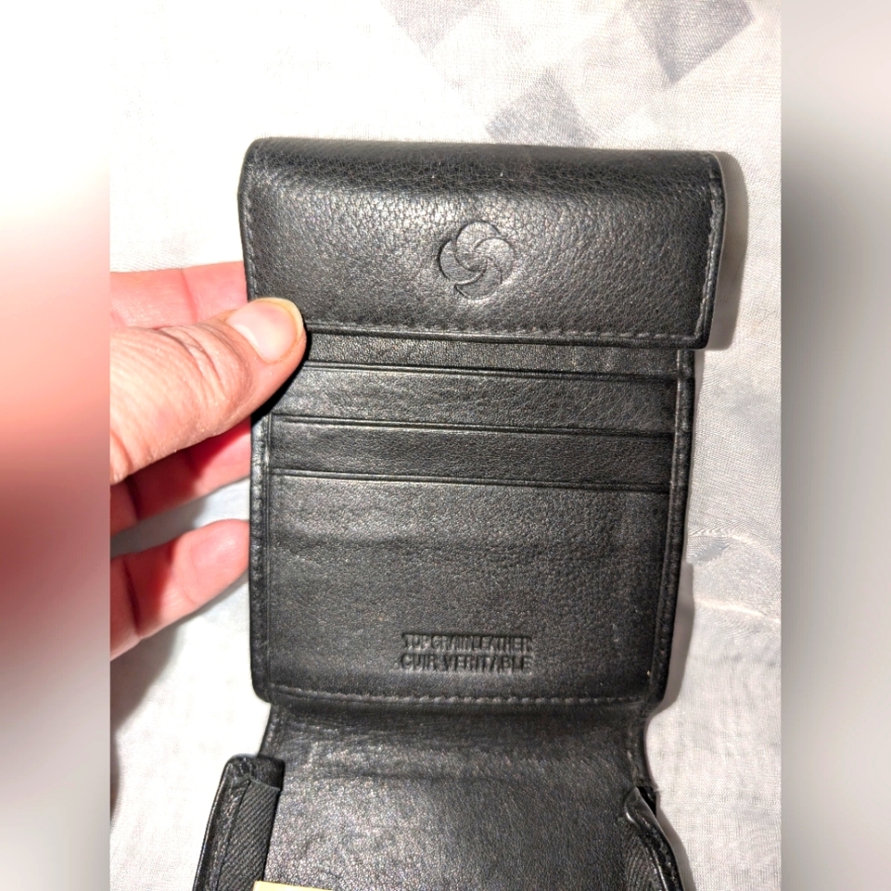 Samsonite Zippered Black Travel Wallet 5 Card Slots